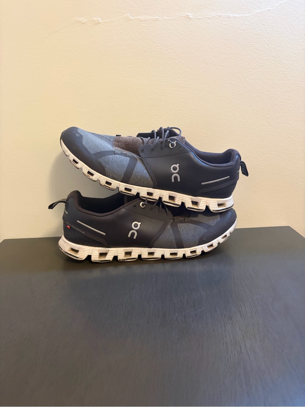 on cloud 5 men size 10 no box Navy Grey